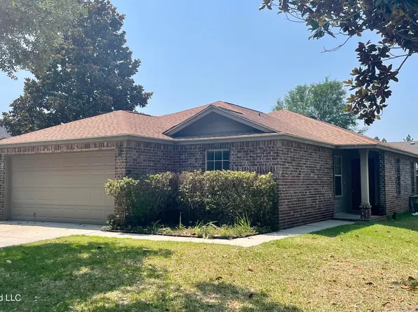 10230 English Manor Dr, Gulfport, MS 39503