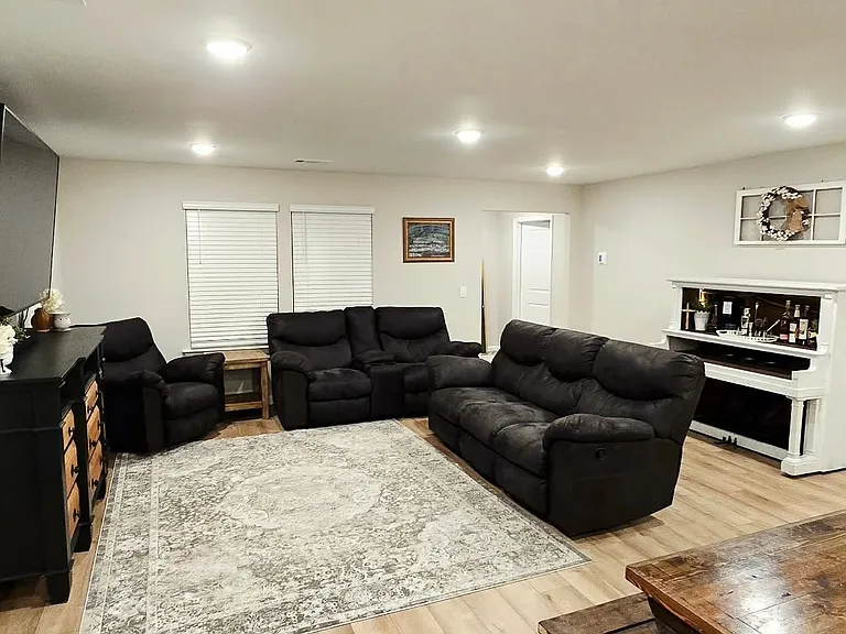 112 Kohn Dr — Photo 28