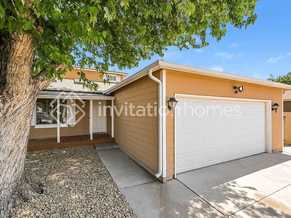 1946 Ensenada St