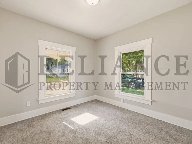 619 Houser Dr — Photo 23