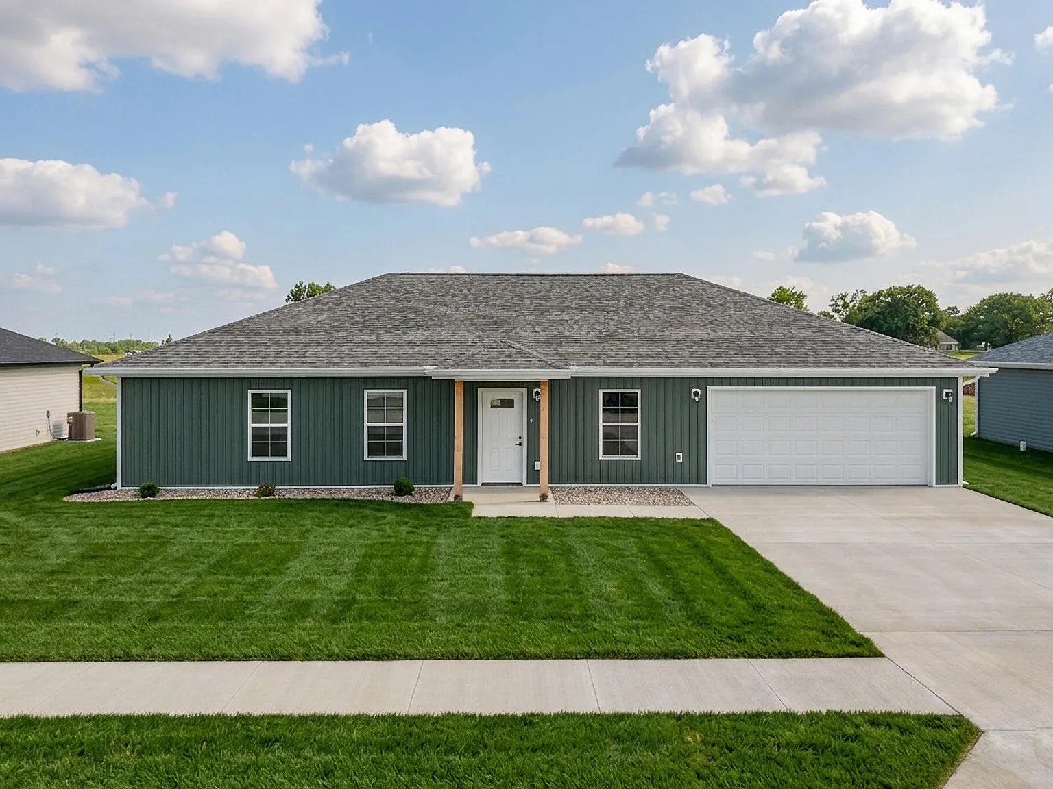 3 bed, 2.0 bath, 1317 sqft, $1,800 — Photo 1