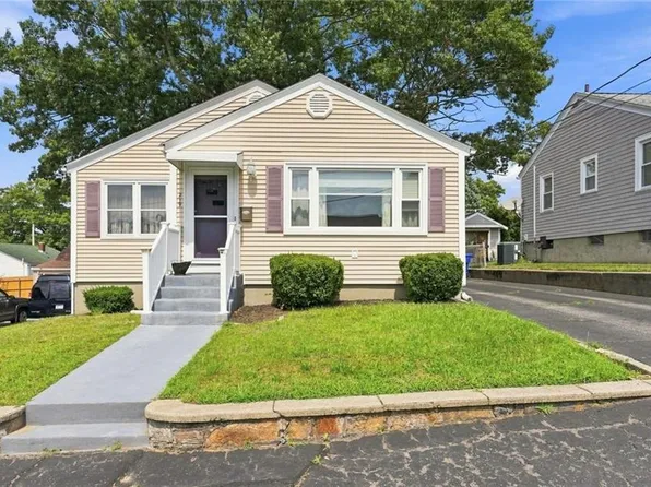 219 Grosvenor Ave, North Providence, RI 02904