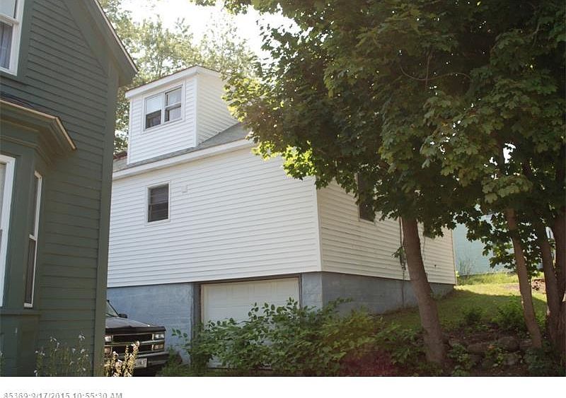 2nd image of 32 Sunset Ave