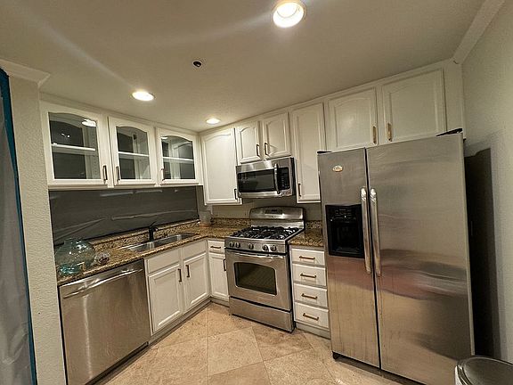 5th image of 1722 Malcolm Ave APT 206