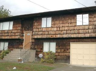 189 Woodside Ave, Freeport, NY 11520