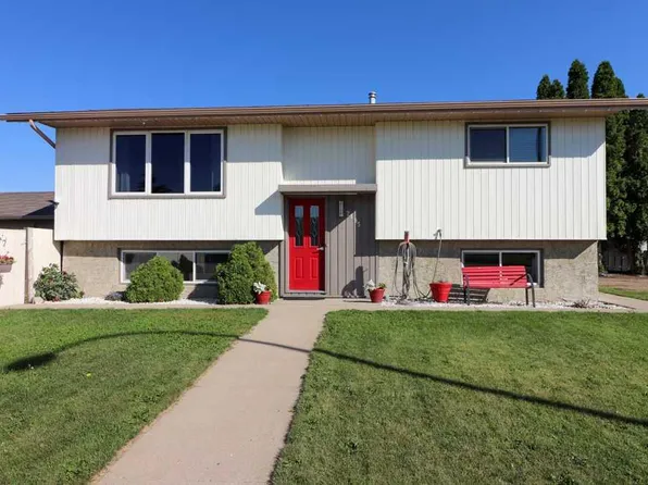 2195 N Southview Dr SE, Medicine Hat, AB T1B 1R4