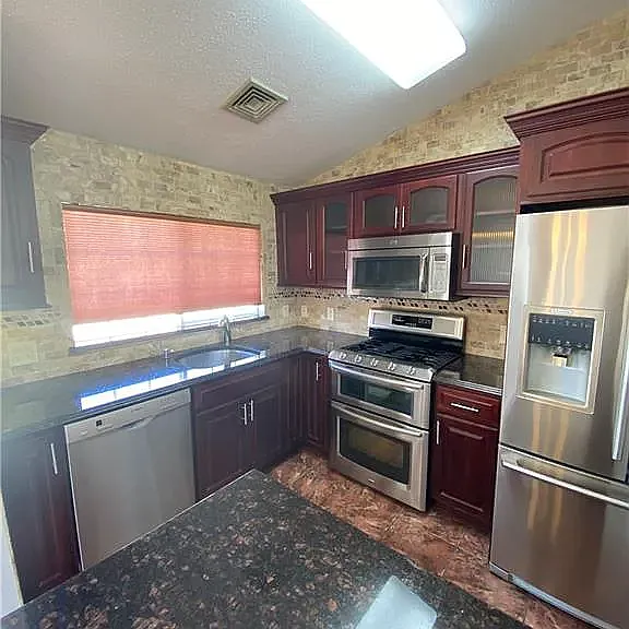 1502 Whispering Hls — Photo 10
