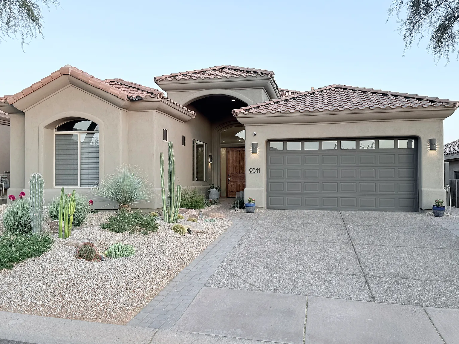 9311 E Whitewing Dr — Photo 2