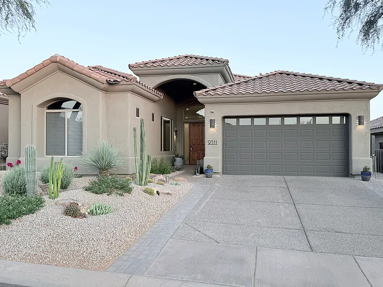 9311 E Whitewing Dr — Photo 2