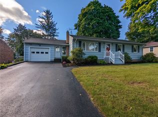 27 Hillcrest Dr, Spencerport, NY 14559