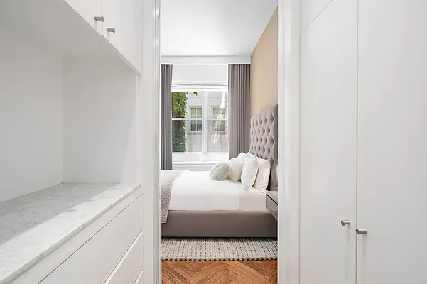 Rented by Douglas Elliman | media 26