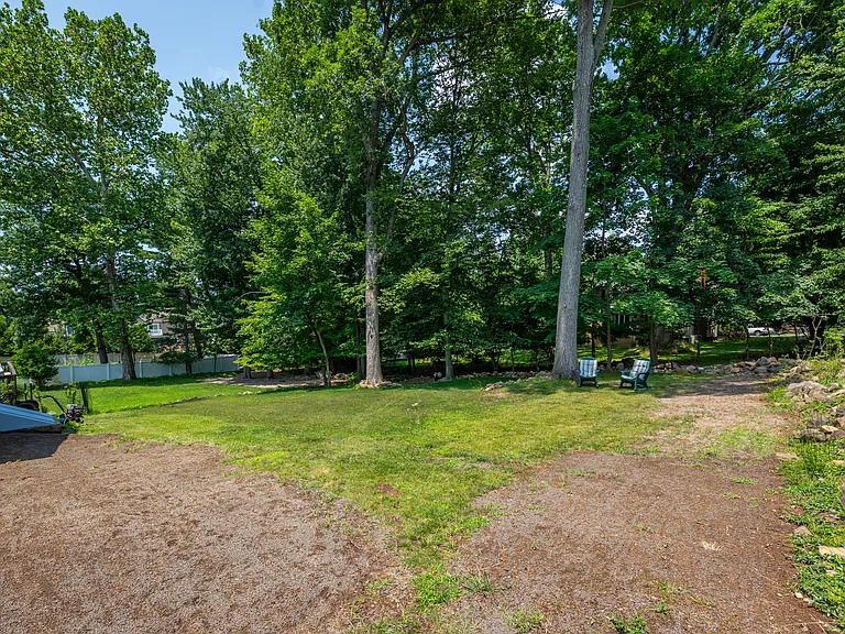 47 Pleasant Ave — Photo 37