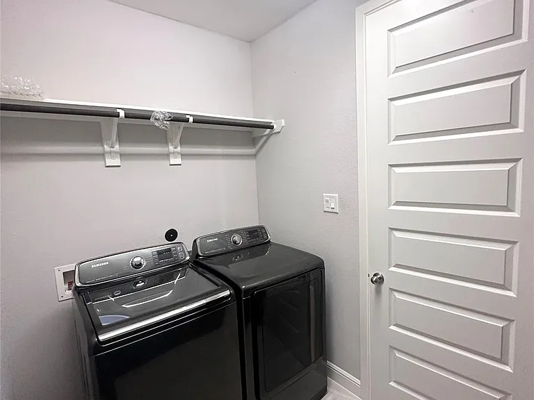 2406 Trocadero Ln — Photo 41