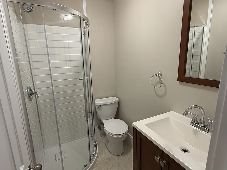 466 Nelson St — Photo 5