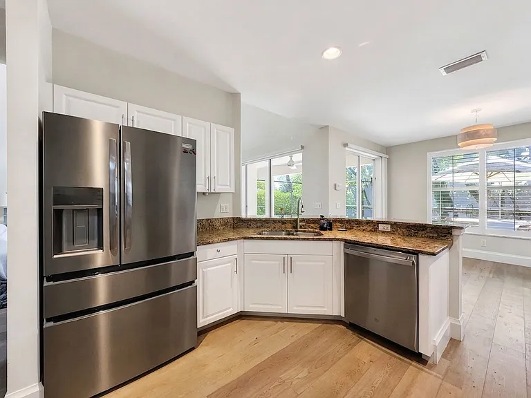 6772 Southern Oak Ct — Photo 2