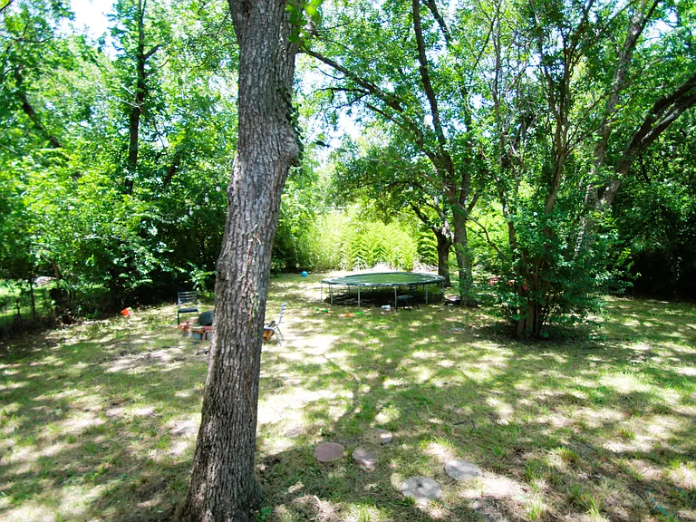 808 Emery St — Photo 24