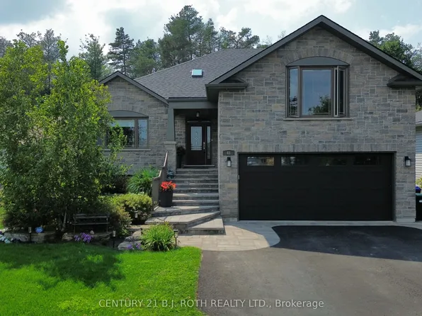 41 Osborn St, Essa, ON L0M 1B0