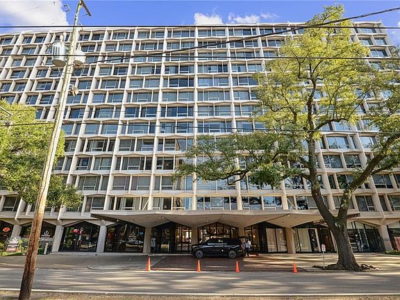 3rd image of 2100 Saint Charles Ave APT 5L