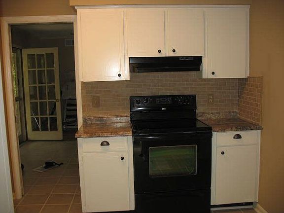 4th image of 6 Woodmont Ct