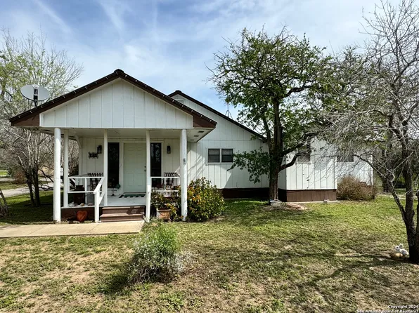 143 FM 1545, Three Rivers, TX 78071