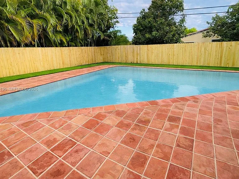 240 Greenwood Dr #240 — Photo 1