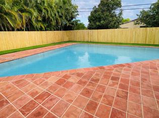 240 Greenwood Dr #240, Key Biscayne, FL 33149