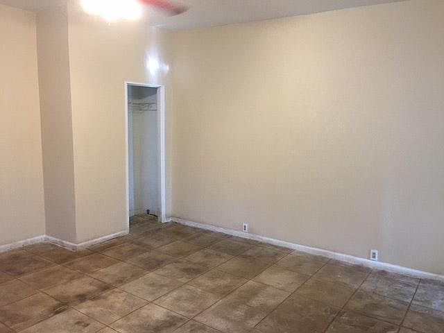 2nd image of 1028 Sturm St