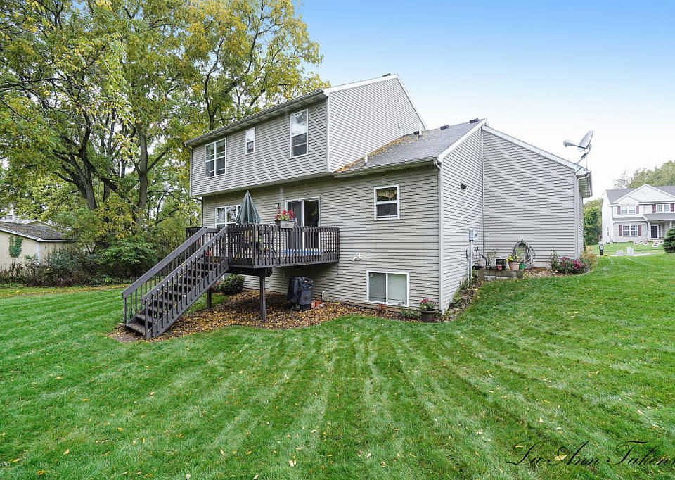 2210 Beatrice Dr NE Grand Rapids MI 49505 Zillow