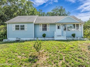 11 Hemlock Road, Howell, NJ 07731