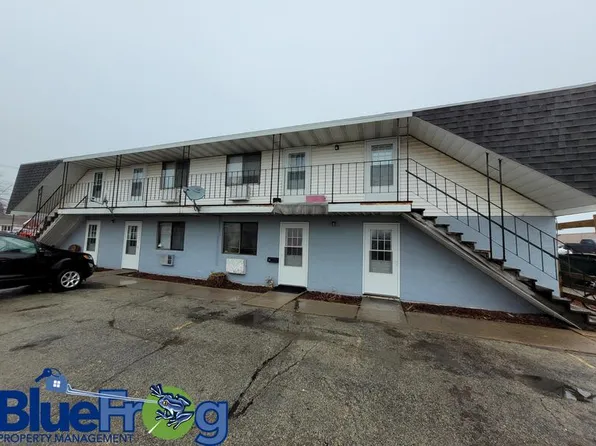 1914 Division St #18, New London, WI 54961