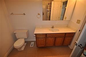 2nd image of 4040 Gateway Ct