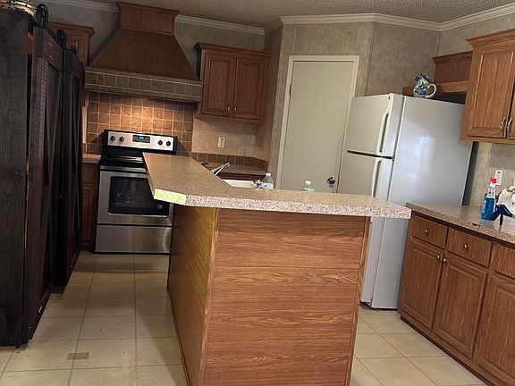 3rd image of 726 Hellard Rd