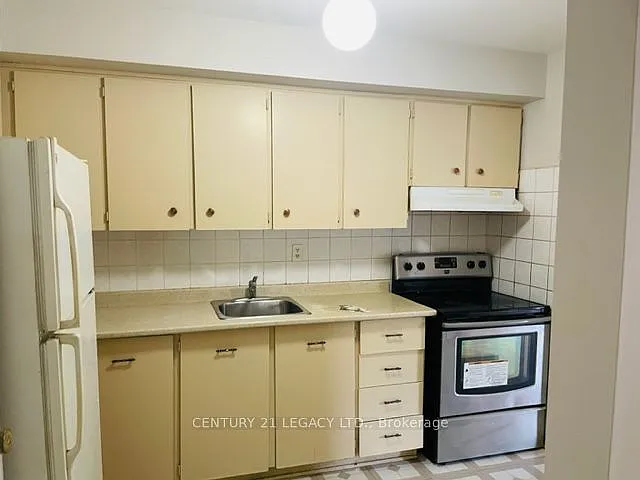 65 Bradstone Sq — Photo 9