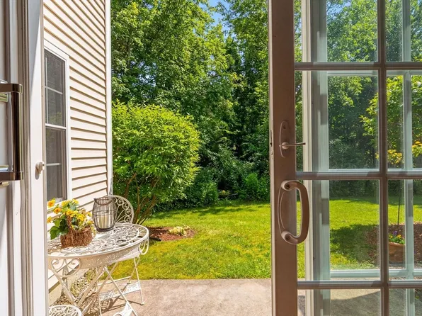 237 Salem St Unit 2, Reading, MA 01867