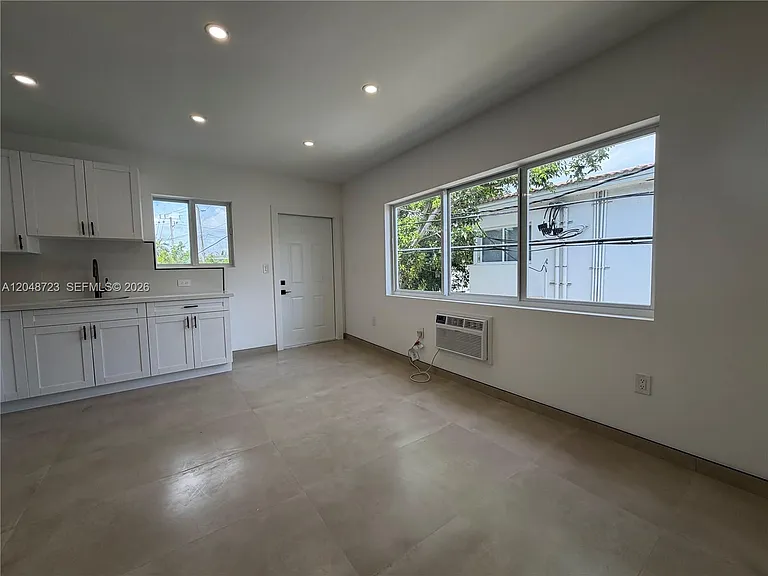 1235 Normandy Dr #7 — Photo 9