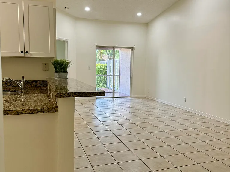 11289 SW 18th Ct — Photo 2
