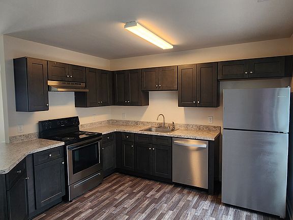 4th image of 202 Hyde Park Ln