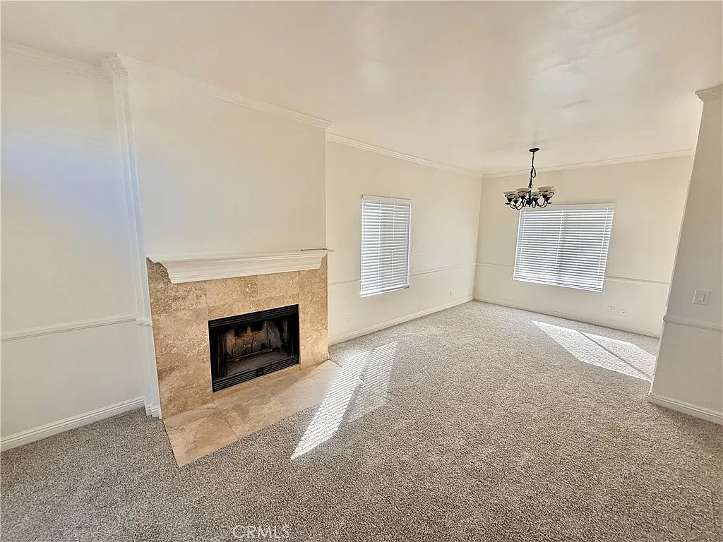 4 bed, 2.5 bath, 1640 sqft, $3,095 — Photo 2