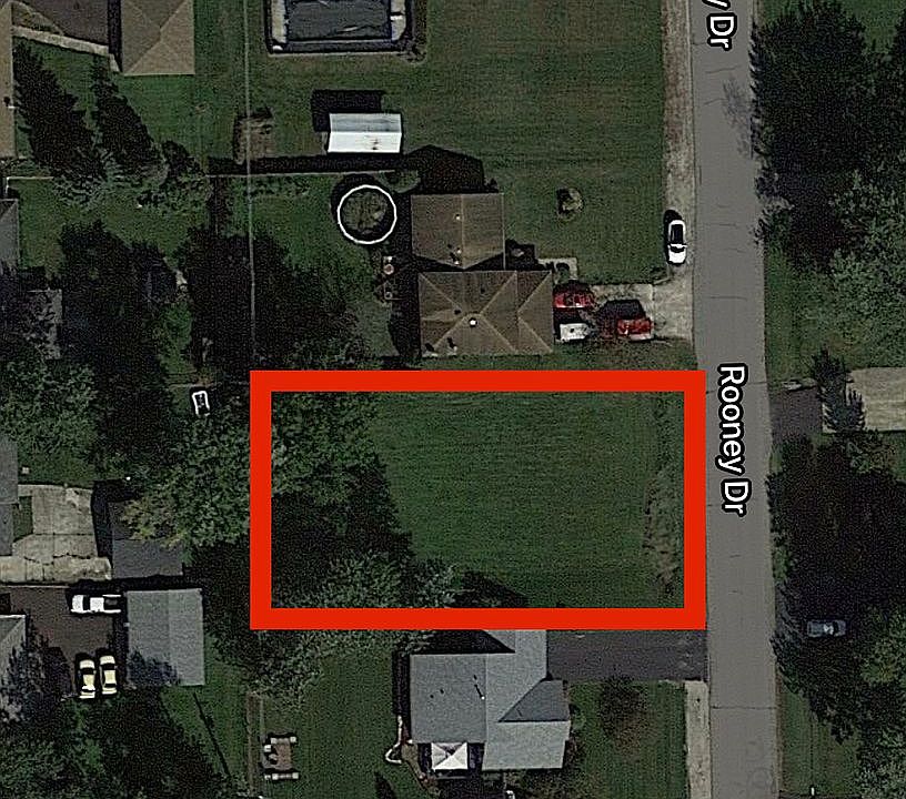 2nd image of 821 Rooney Dr