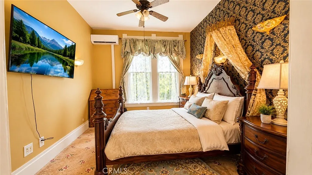 1 bed, 275 sqft, $2,380 — Photo 3