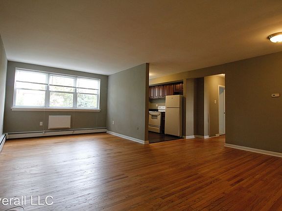 3rd image of 5 W Oakland Ave APT 21