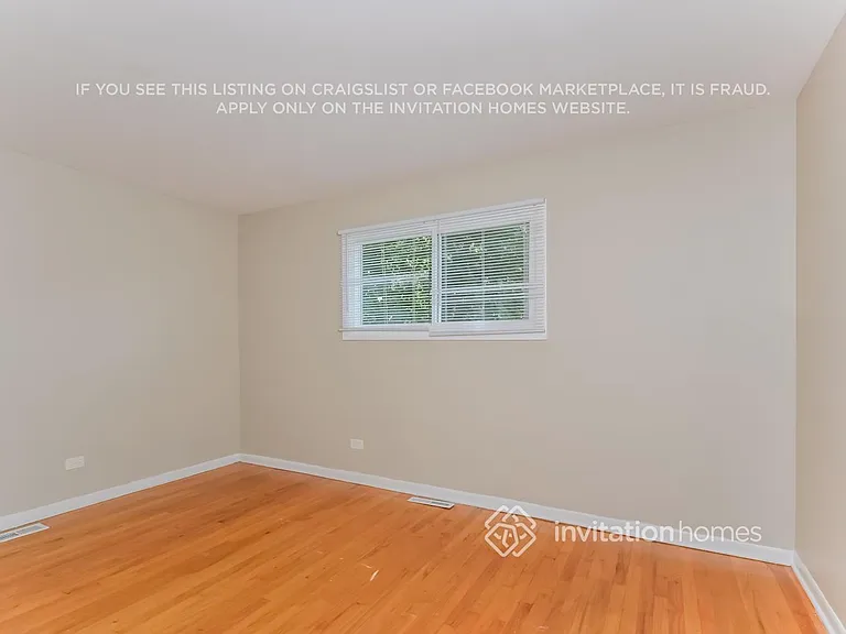 1694 Clifford St — Photo 12