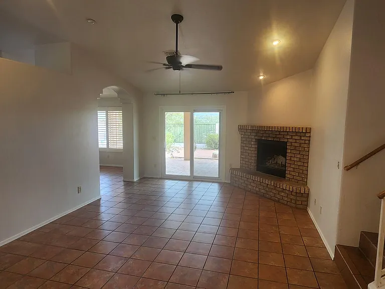 71 E Windhill Dr — Photo 5