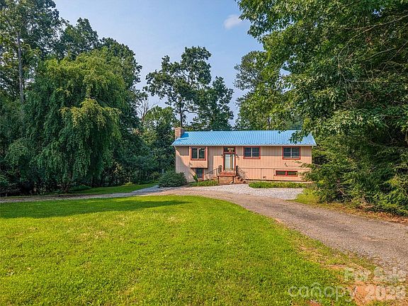 4th image of 328 Wooded Valley Ln