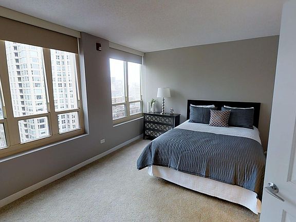 2nd image of 330 N Wabash Ave Lbby 1