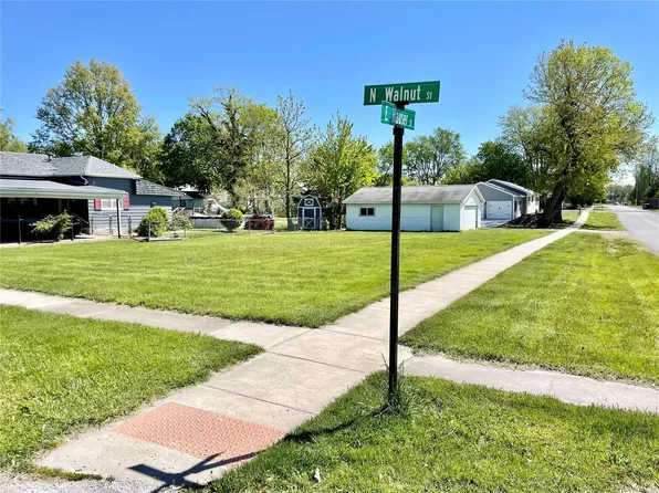 1004 N Walnut St, Litchfield, IL 62056
