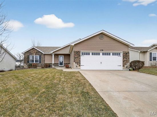178 Shadow Pointe Dr, Wentzville, MO 63385