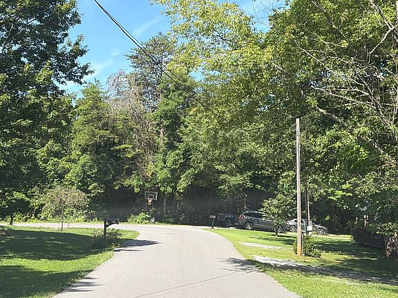5th image of 108 Goodin Dr