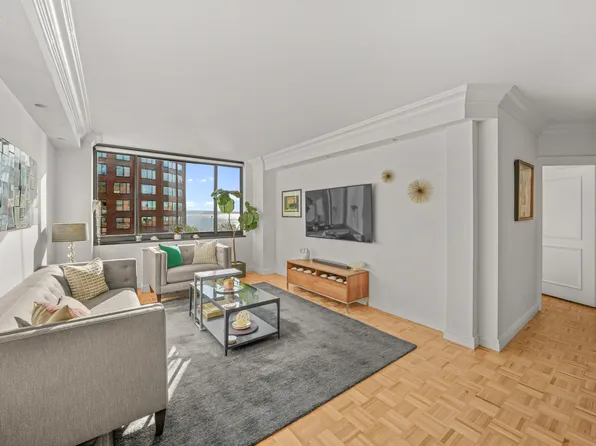 377 Rector Place image 2 of 9