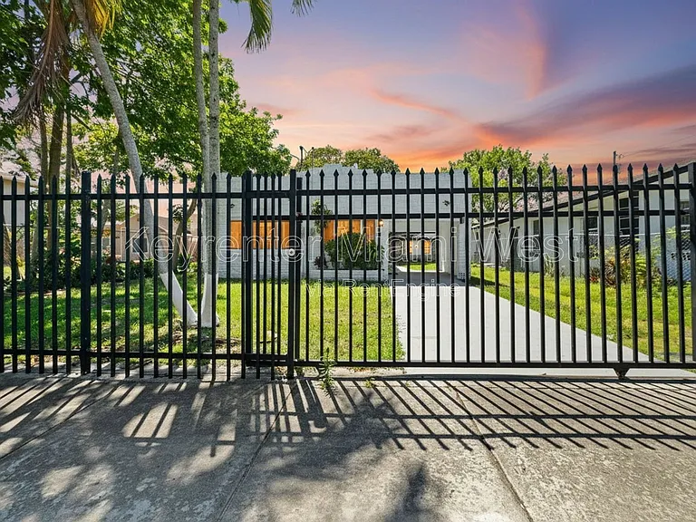 7770 NW 9th Ave — Photo 3